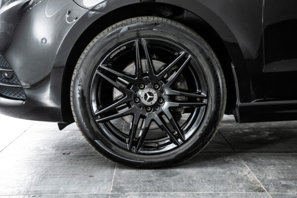 V220dアバンギャルド EXロングブラックSUITE