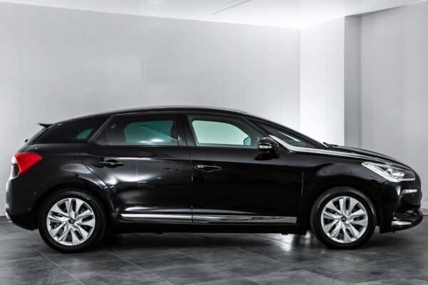 DS5 シック 1オーナー D整備記録簿7枚 赤レザー Bカメ