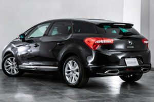DS5 シック 1オーナー D整備記録簿7枚 赤レザー Bカメ