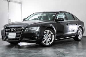 A8 4.2 FSIクワトロ 4WD 4.2 FSI クワトロ 4WD　V8 ワンオーナー 9000km 茶レザー 内装A
