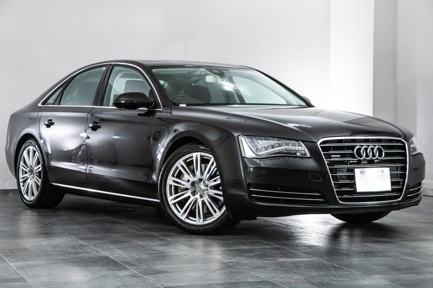 A8 4.2 FSIクワトロ 4WD 4.2 FSI クワトロ 4WD　V8 ワンオーナー 9000km 茶レザー 内装A