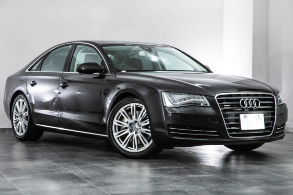 A8 4.2 FSIクワトロ 4WD 4.2 FSI クワトロ 4WD　V8 ワンオーナー 9000km 茶レザー 内装A