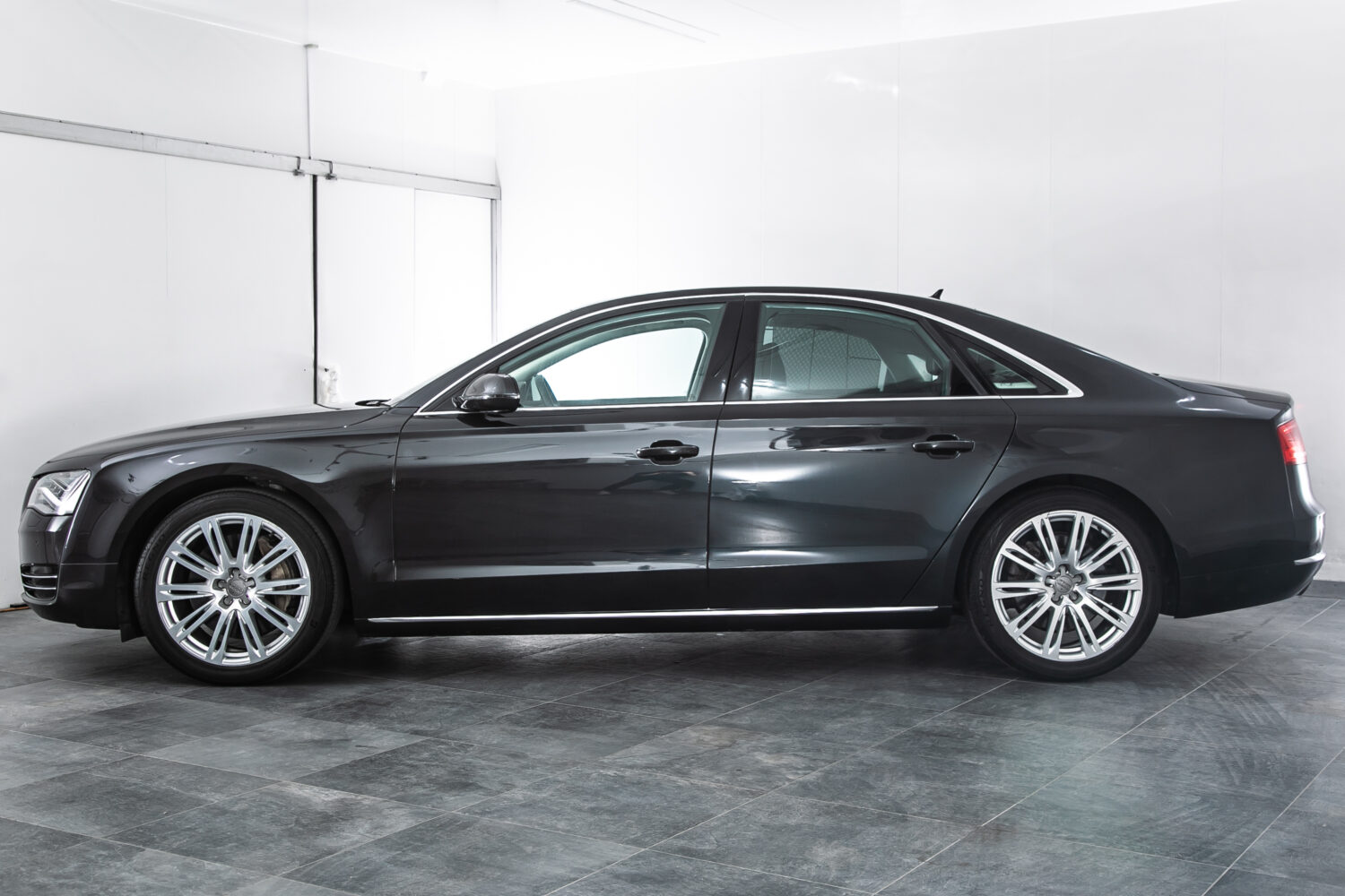 A8 4.2 FSIクワトロ 4WD 4.2 FSI クワトロ 4WD　V8 ワンオーナー 9000km 茶レザー 内装A