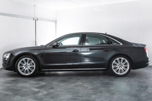 A8 4.2 FSIクワトロ 4WD 4.2 FSI クワトロ 4WD　V8 ワンオーナー 9000km 茶レザー 内装A
