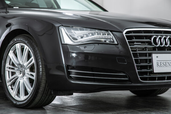 A8 4.2 FSIクワトロ 4WD 4.2 FSI クワトロ 4WD　V8 ワンオーナー 9000km 茶レザー 内装A