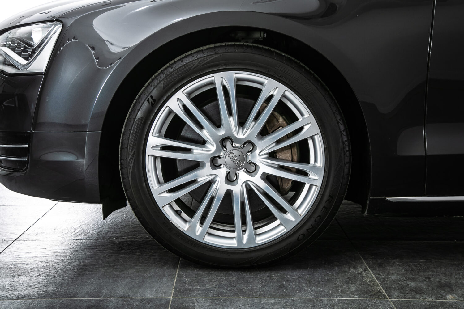 A8 4.2 FSIクワトロ 4WD 4.2 FSI クワトロ 4WD　V8 ワンオーナー 9000km 茶レザー 内装A