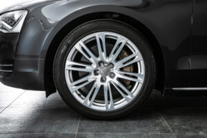 A8 4.2 FSIクワトロ 4WD 4.2 FSI クワトロ 4WD　V8 ワンオーナー 9000km 茶レザー 内装A