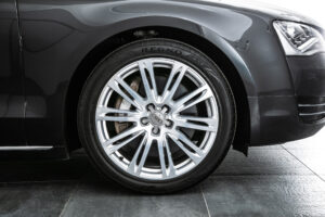 A8 4.2 FSIクワトロ 4WD 4.2 FSI クワトロ 4WD　V8 ワンオーナー 9000km 茶レザー 内装A