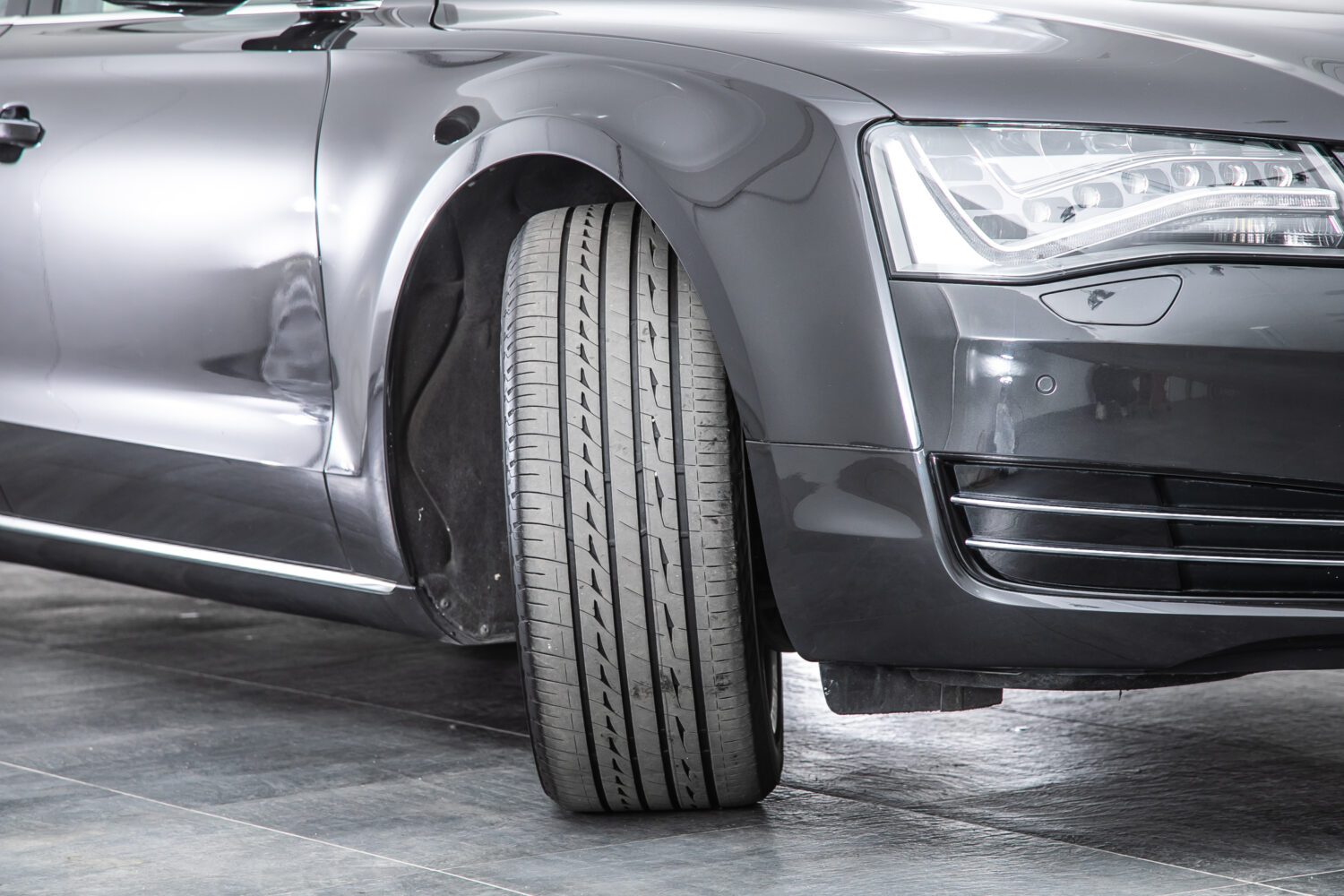 A8 4.2 FSIクワトロ 4WD 4.2 FSI クワトロ 4WD　V8 ワンオーナー 9000km 茶レザー 内装A