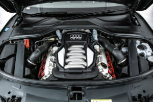 A8 4.2 FSIクワトロ 4WD 4.2 FSI クワトロ 4WD　V8 ワンオーナー 9000km 茶レザー 内装A