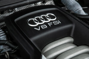 A8 4.2 FSIクワトロ 4WD 4.2 FSI クワトロ 4WD　V8 ワンオーナー 9000km 茶レザー 内装A