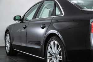 A8 4.2 FSIクワトロ 4WD 4.2 FSI クワトロ 4WD　V8 ワンオーナー 9000km 茶レザー 内装A