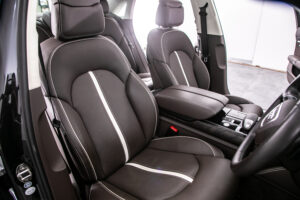 A8 4.2 FSIクワトロ 4WD 4.2 FSI クワトロ 4WD　V8 ワンオーナー 9000km 茶レザー 内装A