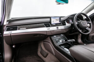 A8 4.2 FSIクワトロ 4WD 4.2 FSI クワトロ 4WD　V8 ワンオーナー 9000km 茶レザー 内装A