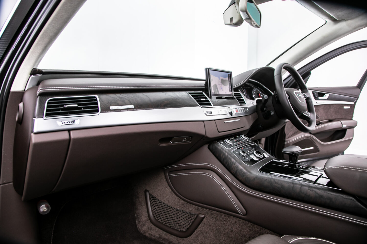 A8 4.2 FSIクワトロ 4WD 4.2 FSI クワトロ 4WD　V8 ワンオーナー 9000km 茶レザー 内装A