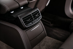A8 4.2 FSIクワトロ 4WD 4.2 FSI クワトロ 4WD　V8 ワンオーナー 9000km 茶レザー 内装A