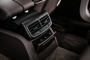 A8 4.2 FSIクワトロ 4WD 4.2 FSI クワトロ 4WD　V8 ワンオーナー 9000km 茶レザー 内装A