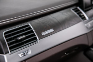 A8 4.2 FSIクワトロ 4WD 4.2 FSI クワトロ 4WD　V8 ワンオーナー 9000km 茶レザー 内装A