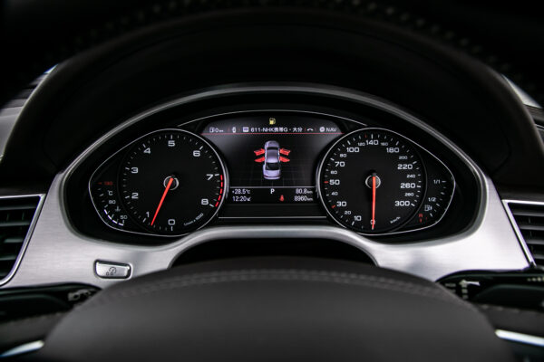 A8 4.2 FSIクワトロ 4WD 4.2 FSI クワトロ 4WD　V8 ワンオーナー 9000km 茶レザー 内装A