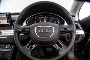 A8 4.2 FSIクワトロ 4WD 4.2 FSI クワトロ 4WD　V8 ワンオーナー 9000km 茶レザー 内装A