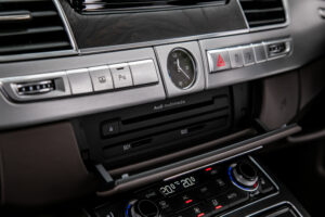 A8 4.2 FSIクワトロ 4WD 4.2 FSI クワトロ 4WD　V8 ワンオーナー 9000km 茶レザー 内装A