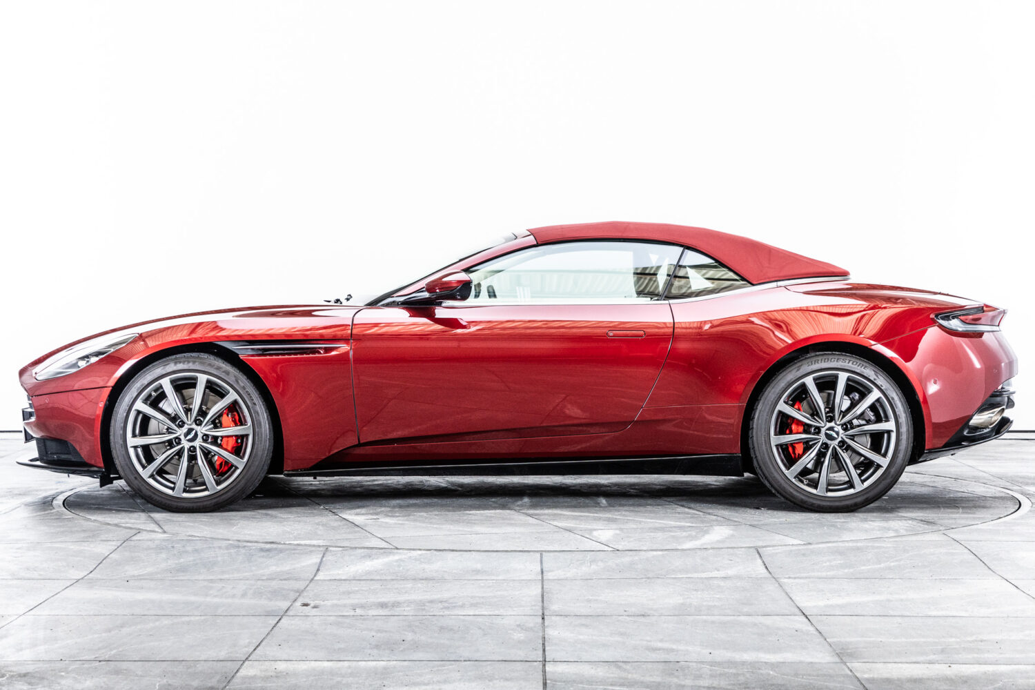 DB11ヴォランテ V8