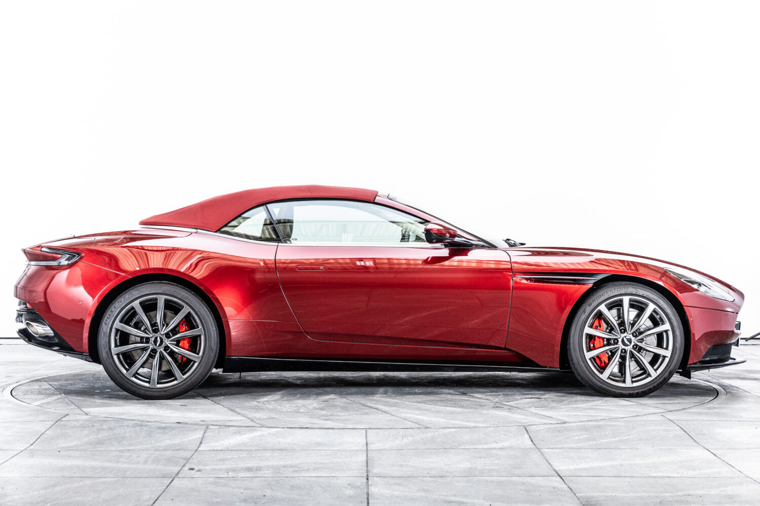 DB11ヴォランテ V8