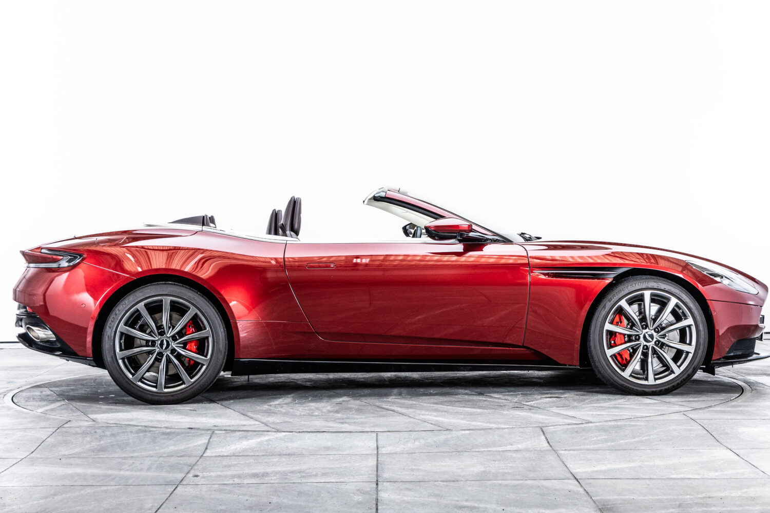 DB11ヴォランテ V8