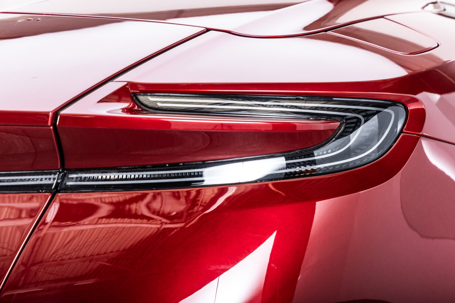 DB11ヴォランテ V8