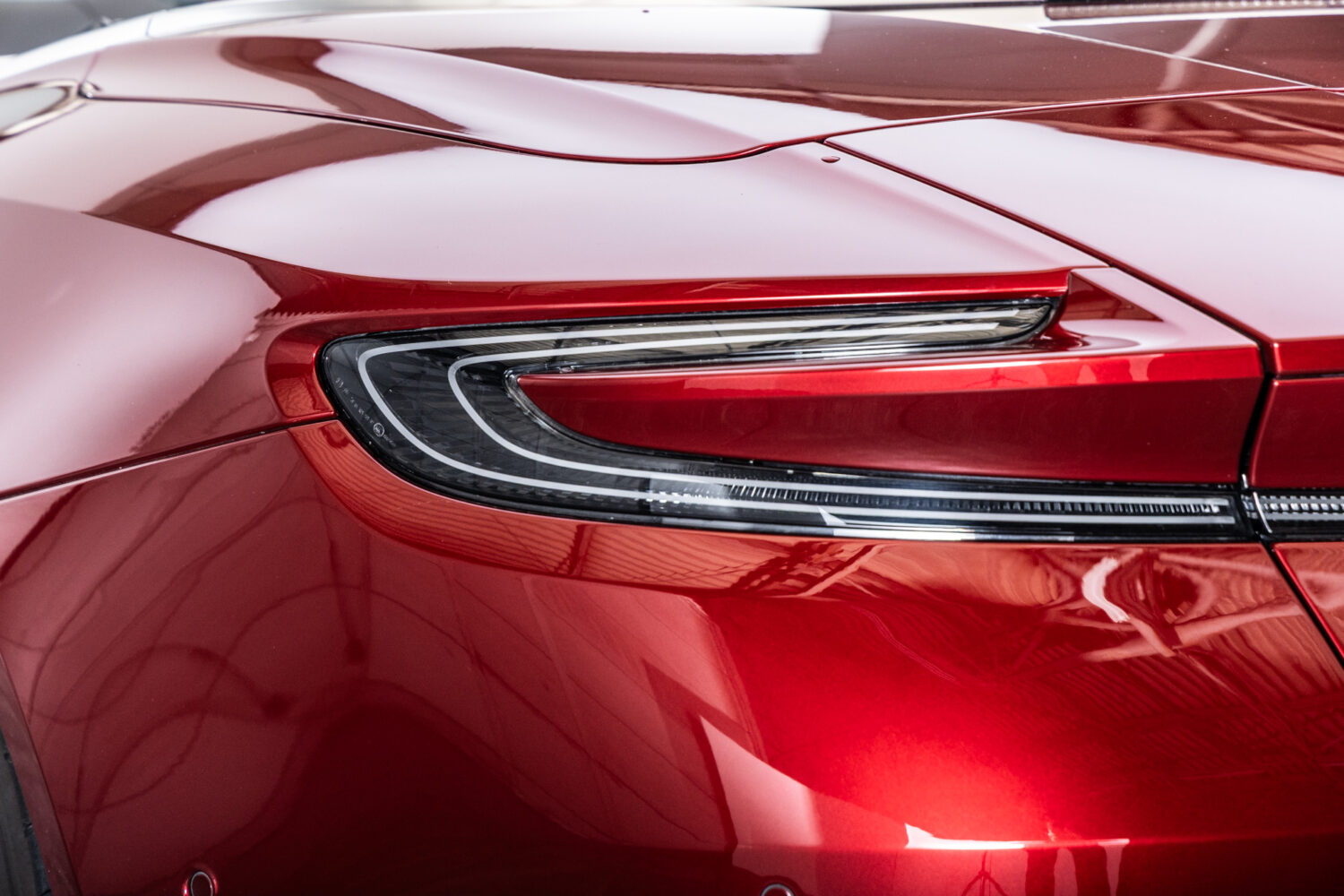 DB11ヴォランテ V8