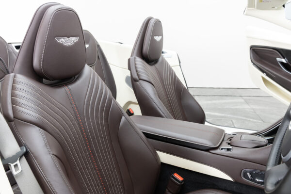 DB11ヴォランテ V8