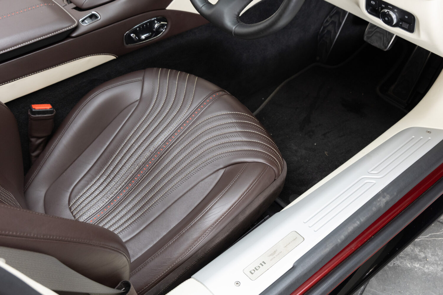 DB11ヴォランテ V8
