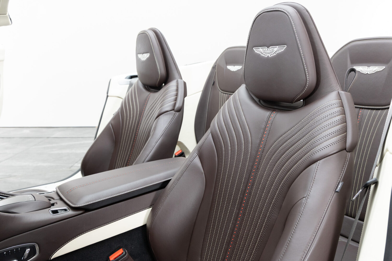 DB11ヴォランテ V8