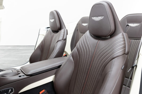 DB11ヴォランテ V8