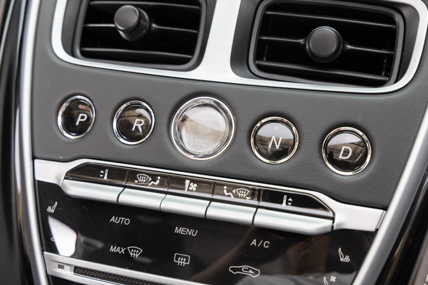 DB11ヴォランテ V8