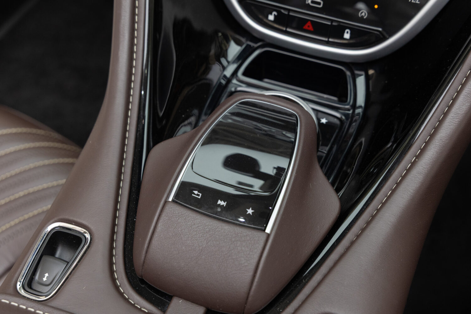 DB11ヴォランテ V8