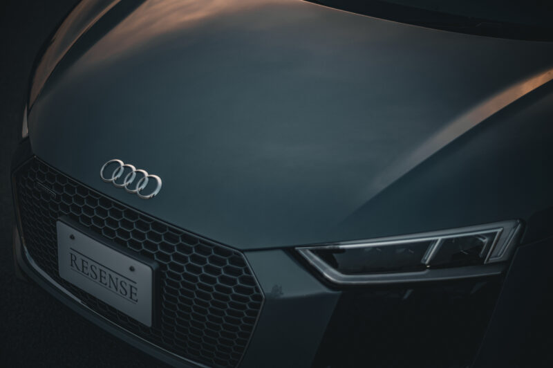 アウディ・R8(2016)ヒストリーの911か、ドラマチックのR8か