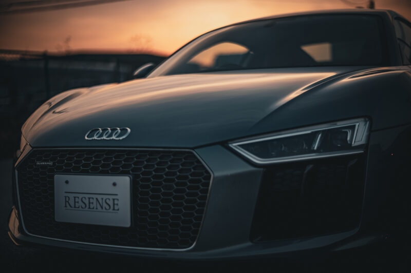 アウディ・R8（2016）ヒストリーの911か、ドラマチックのR8か