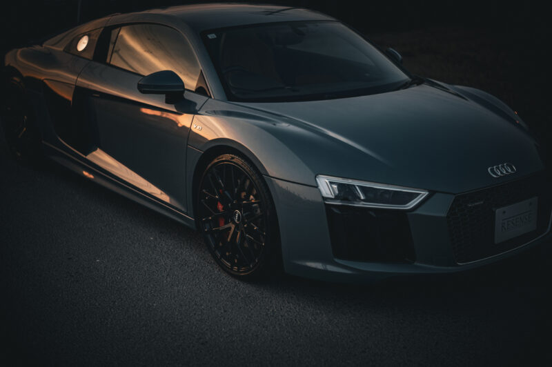 アウディ・R8(2016)ヒストリーの911か、ドラマチックのR8か