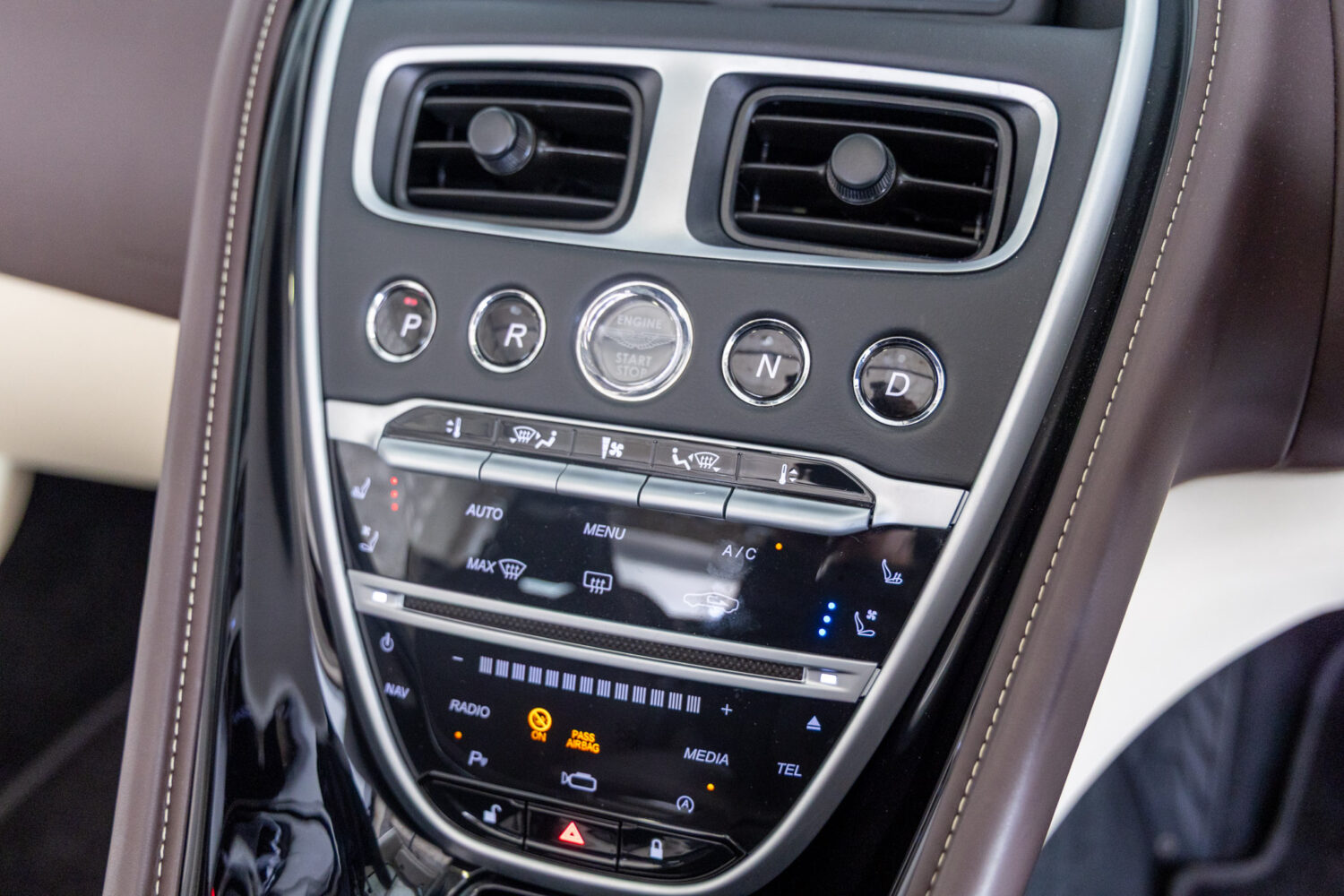 DB11ヴォランテ V8