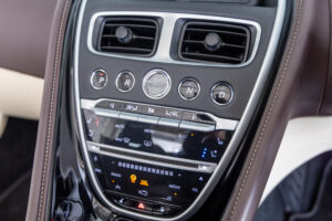 DB11ヴォランテ V8