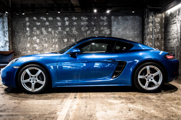 718ケイマン 2.0 6MT