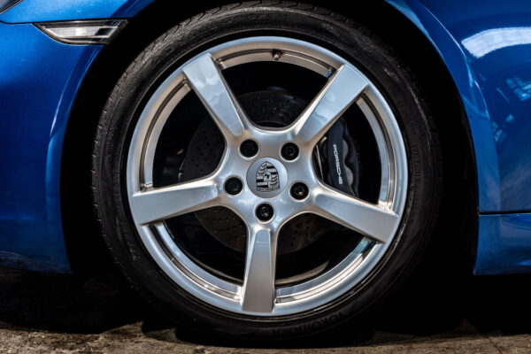 718ケイマン 2.0 6MT