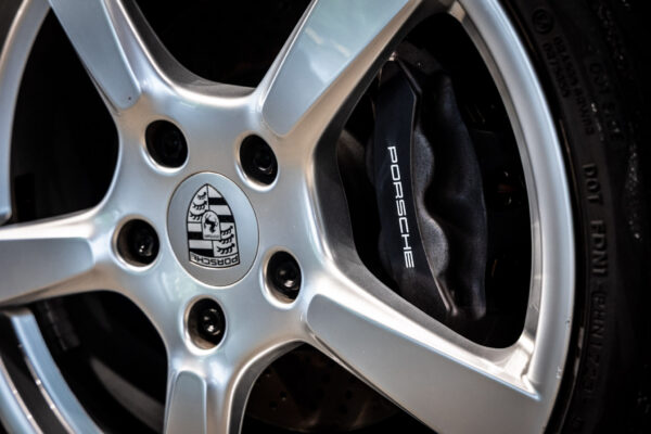 718ケイマン 2.0 6MT