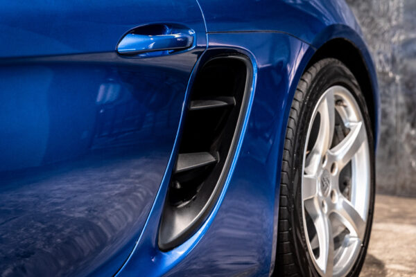 718ケイマン 2.0 6MT