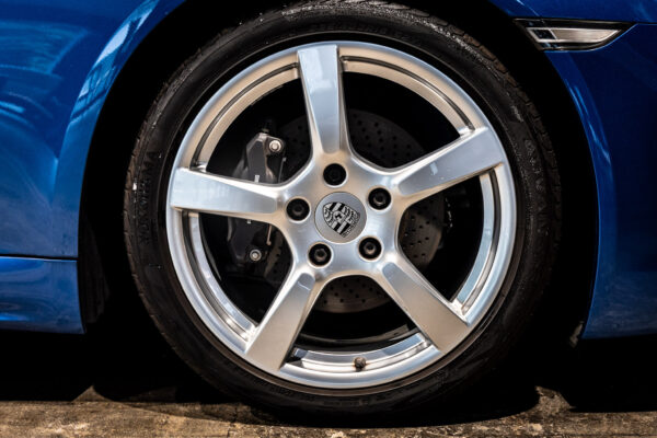 718ケイマン 2.0 6MT