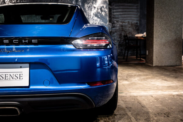 718ケイマン 2.0 6MT