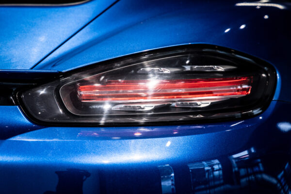 718ケイマン 2.0 6MT