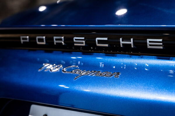 718ケイマン 2.0 6MT