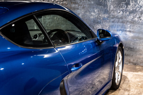 718ケイマン 2.0 6MT